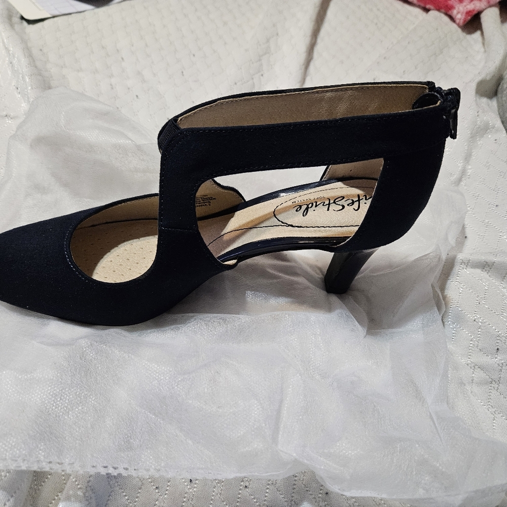 LifeStride Black Cutout Heels